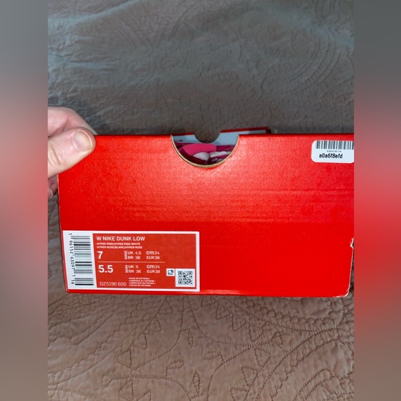 BNWB Nike Dunk Low Hyper Pink - Picture 4 of 8